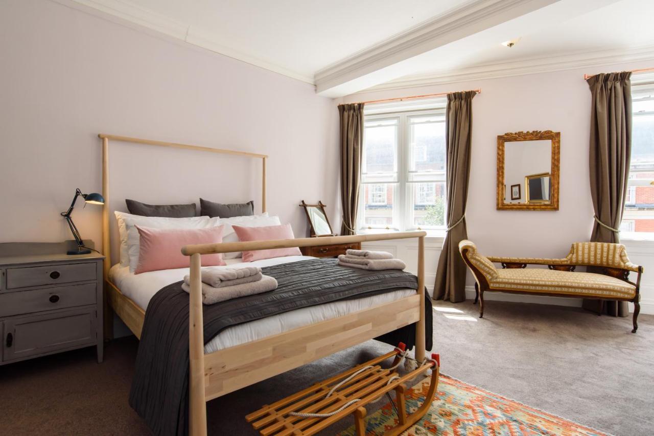 Centre Mansion Sleeping 1 To 23 Holiday home