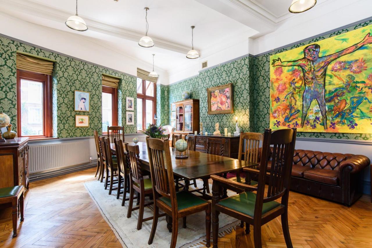 Centre Mansion Sleeping 1 To 23 * Cardiff